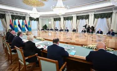 Президенты Казахстана и Сербии провели переговоры в расширенном формате