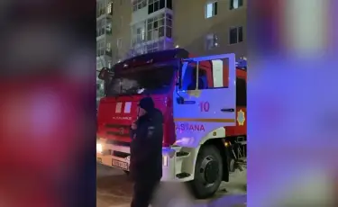 Пожар в Астане: огнеборцы эвакуировали жильцов многоэтажки