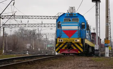 Не успел уйти с путей: в Туркестанской области поезд насмерть сбил человека