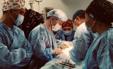 В Алматы врачи спасли жизнь 12-летнему подростку с редким заболеванием брюшной полости