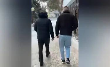 В Актобе полицейские задержали дроповода: у него изъято 20 млн тенге