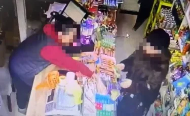 Гастролерши провернули «фокус со сдачей» в магазинах Шымкента (видео)