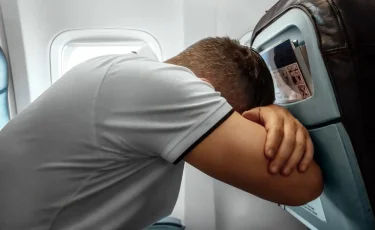 Как быстро адаптироваться к резкой смене часовых поясов: ученые нашли средство