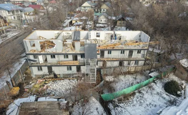 Алматыда сот шешімімен тұрғын үйдің бір қабаты сүрілді