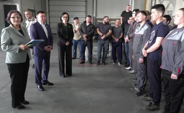 Конституция жобасы: депутаттар еңбек адамдарымен кездесті