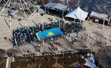 В Алматы прошел масштабный патриотический флешмоб