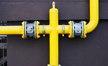 В Алматы в 2025 году к газу подключены 49 домов социально уязвимых жителей