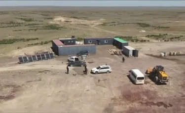 Табиғи байлықты заңсыз өндіріп, шетелге шығарған 3 күдікті қамауға алынды