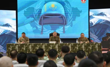 В Алматы министр обороны проверил готовность миротворцев к миссии на Голанские высоты