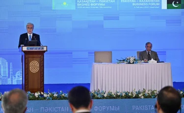 Касым-Жомарт Токаев и Шахбаз Шариф приняли участие в работе казахско-пакистанского бизнес-форума