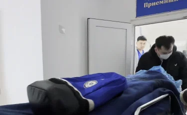 Ребенок в реанимации: 16-летняя ученица выпила уксус в школьном туалете