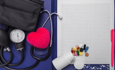 Весенние метаморфозы: почему гипертоники и гипотоники не любят это время года