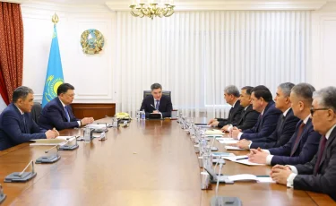 Олжас Бектенов провел встречу с членами правления Международного фонда спасения Арала