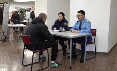 Шанс на новую жизнь: в Алматы прошла ярмарка вакансий для подопечных службы пробации