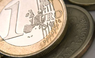 Курс валют в обменниках Алматы и Астаны 14 марта