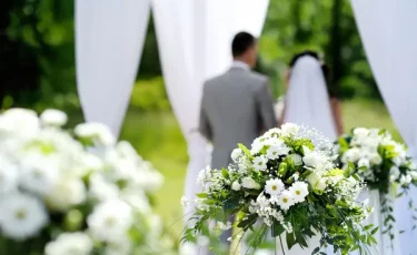 В каком возрасте женятся казахстанцы: опубликована статистика