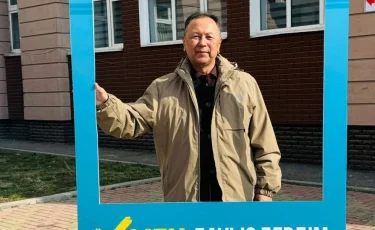 Писатель Нурдаулет Акыш отметил хорошую организацию голосования на референдуме в Алматы