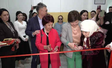 Ұлағатты ұстаз өнегесі: Алматыда Балкен Балапанованың құрметіне аудитория ашылды