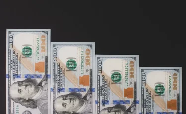 Качели продолжаются: что происходит с долларом в Казахстане