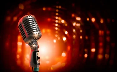 Оплата по счету: в Караганде две молодые семьи подрались в караоке