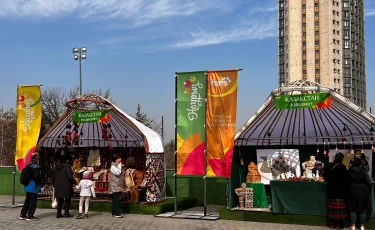 Наурыз мейрамы: Алматыда түркі халықтарының көрме-жәрмеңкесі өтіп жатыр