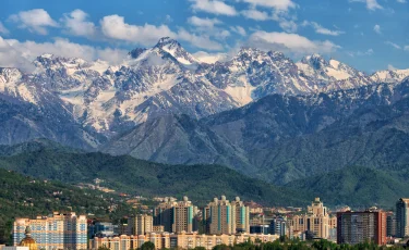 От сердца к сердцу: алматинки выступили в поддержку референдума