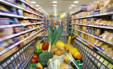 Парадокс выбора: почему изобилие товаров делает нас несчастными