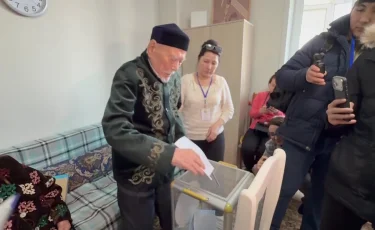 В Костанае на дому проголосовал 100-летний ветеран ВОВ – Касымхан Алдабергенов