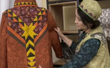 Жительница Алматы возрождает старинное народное ремесло — курак-корпе