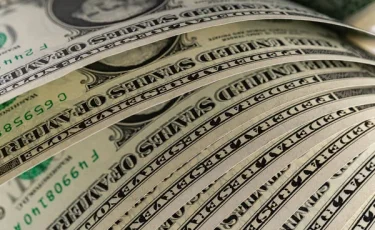 Снова спотыкается: что происходит с долларом в Казахстане