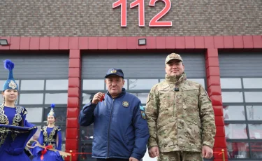 Новые апартаменты для спасателей: в Алматы вручили ключи сотрудникам МЧС