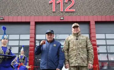Новые апартаменты для спасателей: в Алматы вручили ключи сотрудникам МЧС