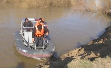 Ақтөбе облысында Ілек өзеніне құлап кеткен 10 жастағы баланы іздеу жұмыстары жалғасуда