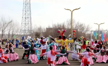 Город Алашанькоу начинает новую главу в Год Лошади