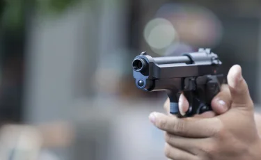 Стрельба на базе отдыха: в Хромтау полицейский применил табельное оружие против мужчины