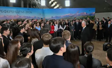 Президент побеседовал с молодежью, принимавшей активное участие в референдуме