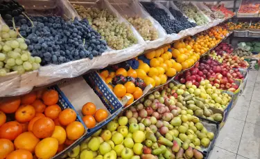 2000 тонн продуктов в честь наступления весны реализуют на ярмарках выходного дня в Алматы