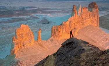 Бозжыра шатқалында қандай нысандар бой көтереді