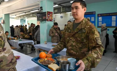 Солдатам дают выбор: в казахстанской армии появится шведский стол