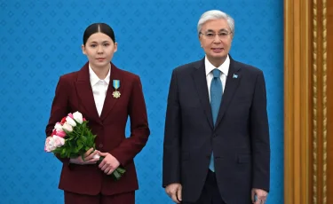 Конькимен жүгіру шебері Кристина Шумекова «Парасат» орденімен марапатталды