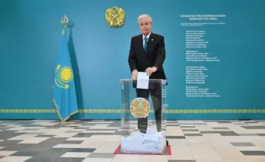 Президент Қасым-Жомарт Тоқаев республикалық референдумда дауыс берді