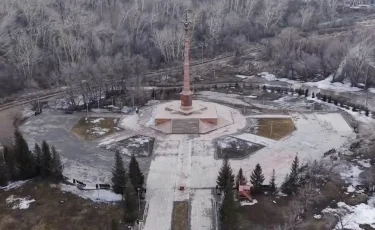 Ко Дню госсимволов: в Семее активно строят знаковую площадь