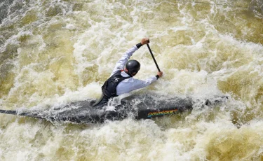 Казахстанец стал бронзовым призером крупного турнира по гребному слалому