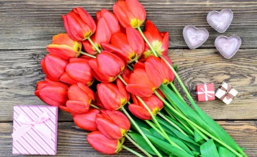 Как отметить 8 Марта по знаку Зодиака и что подарить: советы астрологов