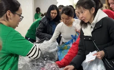 В Алматы прошла экоакция по сбору вторсырья