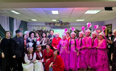 В Бостандыкском отделении Центра активного долголетия отметили Международный женский день