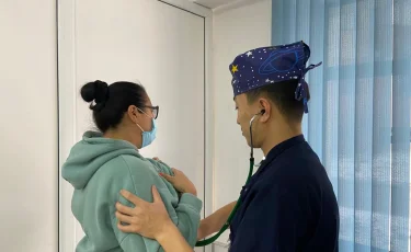 О ранних признаках рака молочной железы рассказала онколог из Алматы