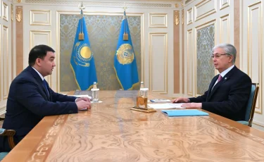 Касым-Жомарт Токаев встретился с акимом Туркестанской области