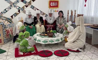 Наурыз мейрамы: тараздық әжелер балабақшаларда ертегі айтып жүр