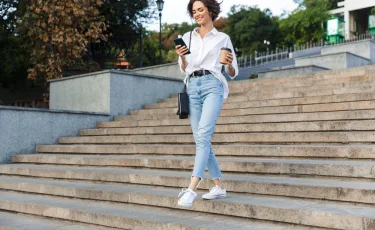 Пешие прогулки после работы: польза для психики и здоровья